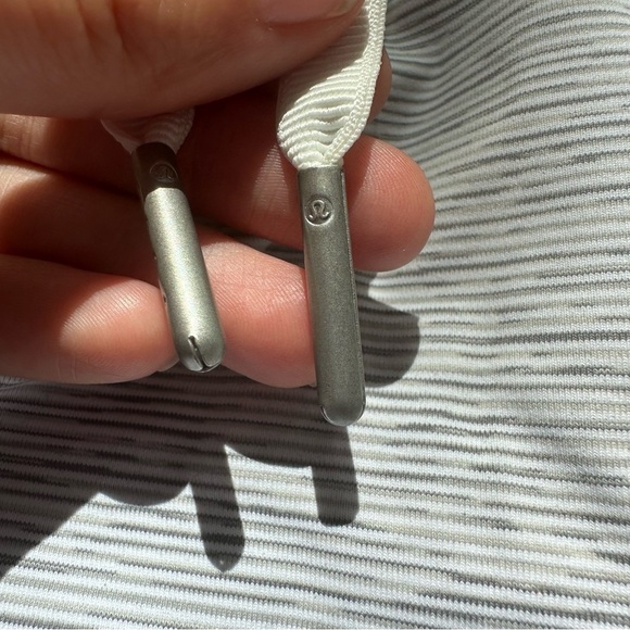 Lululemon On the Fly  Skirt *Woven - Size 6 - Picture 14 of 14